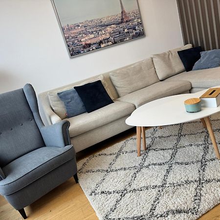 Downtown Charm With Free Parking Spot Appartement Bratislava Buitenkant foto