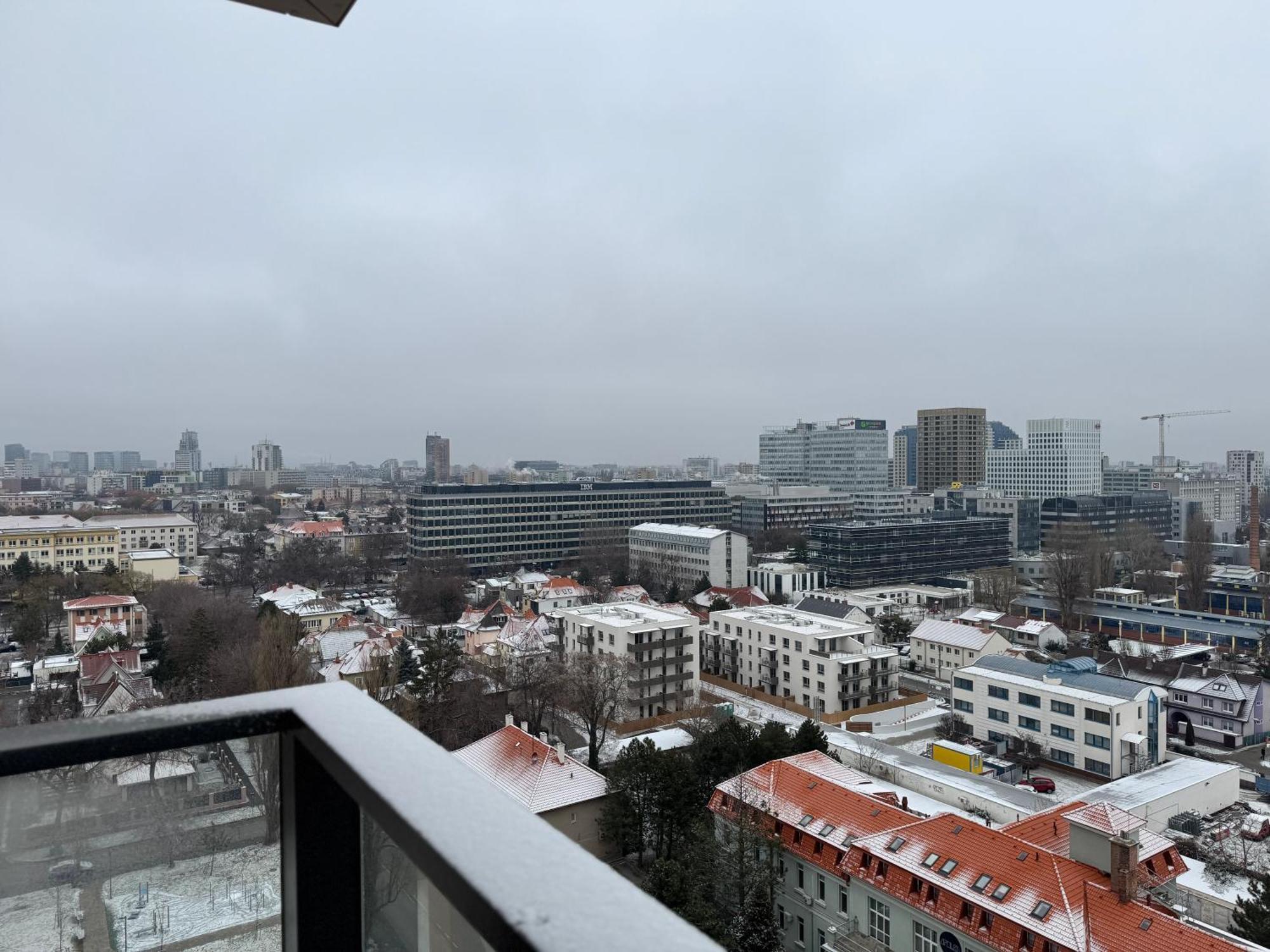 Downtown Charm With Free Parking Spot Appartement Bratislava Buitenkant foto